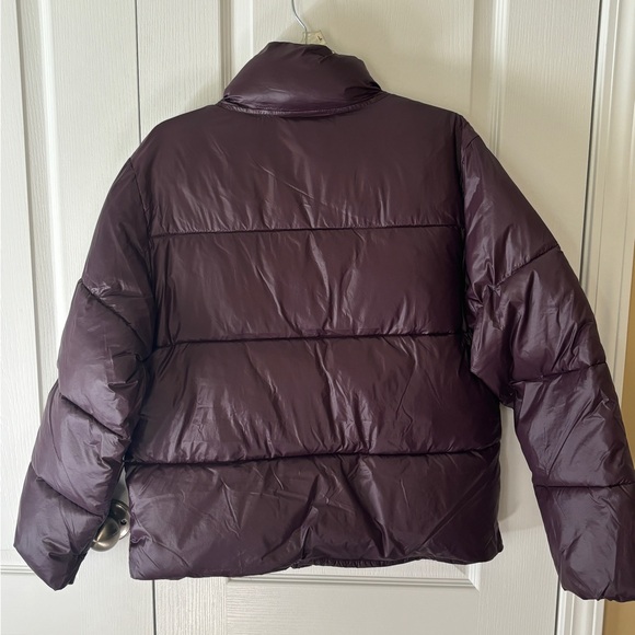 NWT Khloé edit Fabletics essential puffer jacket deep plum shine size Medium - Picture 4 of 4
